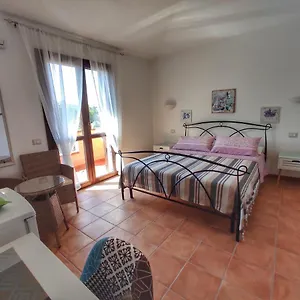 Alloggio in famiglia Stella Dorada Bedrooms A 5 Minuti Dal Mare, Con Clima, Balcone, Frigo, Zanzariere E Tv, Olia Speciosa