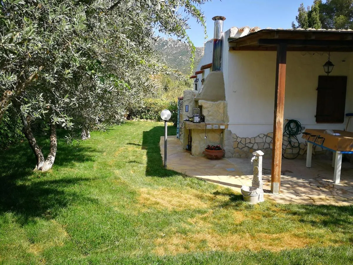 Villa Murgia Solanas  Italia